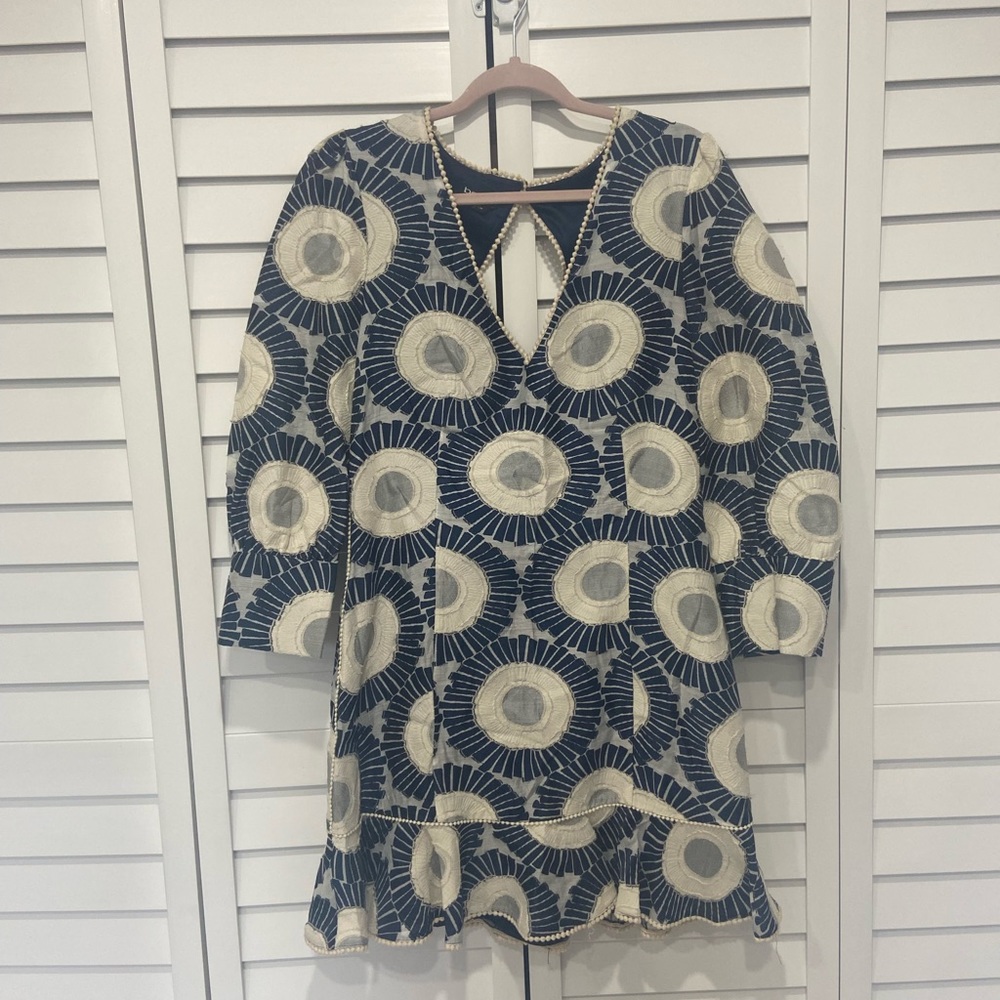 Bebe - Jacquard key hole back long sleeve mini dress - SZ 14